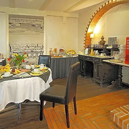 Garni Brunnenhof Hotell 3*